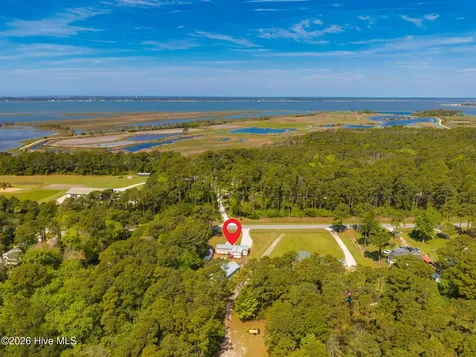 755 Crow Hill Road Beaufort NC 28516