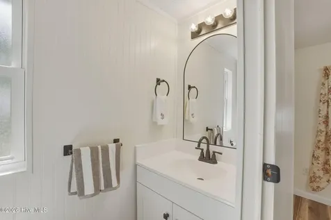755 Crow Hill Road Beaufort NC 28516