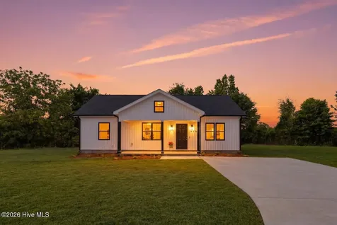 410 Carmon Circle Ayden NC 28513