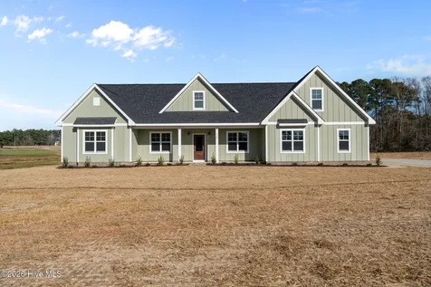 2727 Us 1 Highway Vass NC 28394