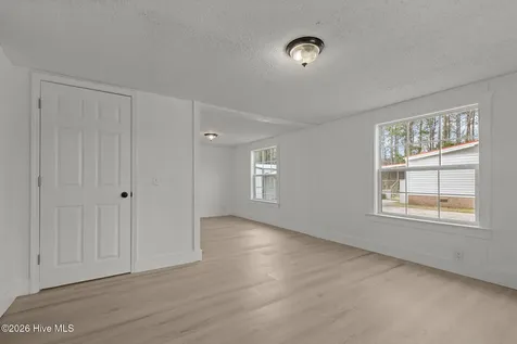4113 N Highway 101 Newport NC 28570
