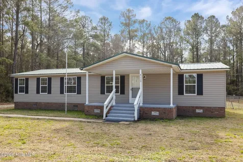 4113 N Highway 101 Newport NC 28570