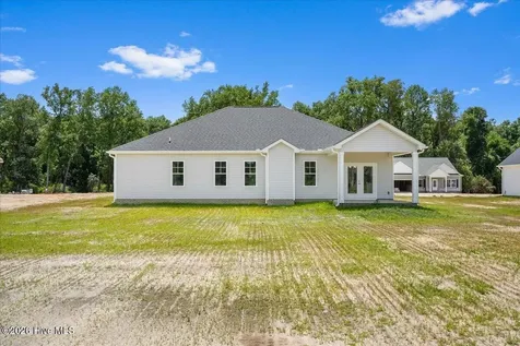 313 Creeks Edge Drive Pikeville NC 27863