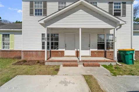 977 W Pueblo Drive Jacksonville NC 28546