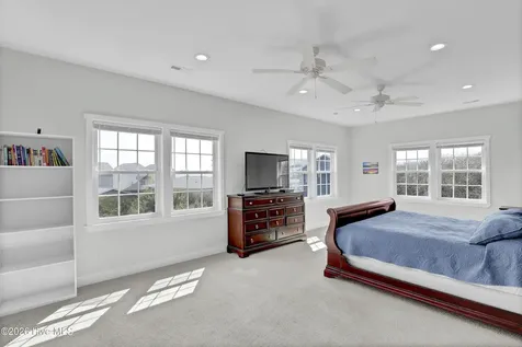 106 N Oak Drive Surf City NC 28445