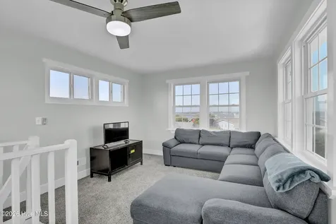106 N Oak Drive Surf City NC 28445