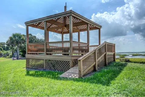 106 N Oak Drive Surf City NC 28445