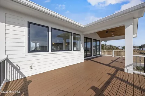11 Amidships Lane Hampstead NC 28443