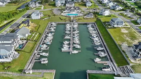 11 Amidships Lane Hampstead NC 28443