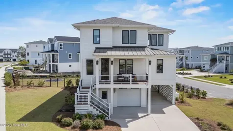 11 Amidships Lane Hampstead NC 28443