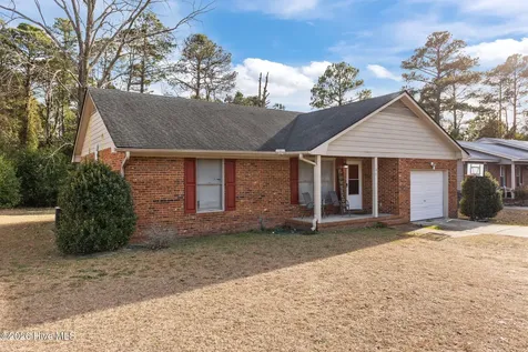 2967 Peacock Street Hope Mills NC 28348