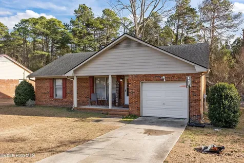 2967 Peacock Street Hope Mills NC 28348