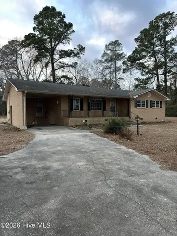 131 Pineway Street NE Whiteville NC 28472
