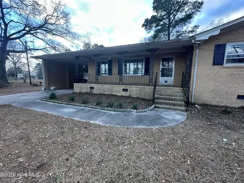 131 Pineway Street NE Whiteville NC 28472