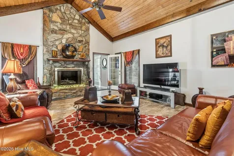 102 W Beaver Creek Road Wadesboro NC 28170