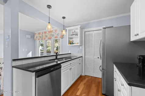 214 Sandfiddler E Emerald Isle NC 28594