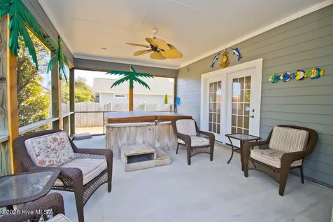 105 Alexandra Court Morehead City NC 28557