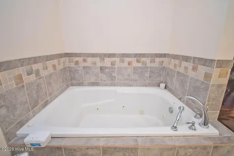105 Alexandra Court Morehead City NC 28557