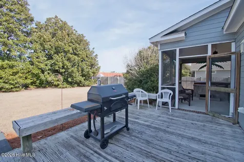 105 Alexandra Court Morehead City NC 28557