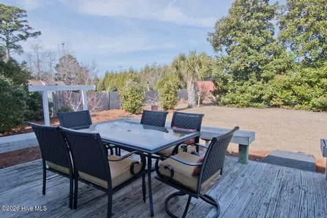 105 Alexandra Court Morehead City NC 28557