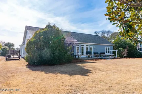 105 Alexandra Court Morehead City NC 28557