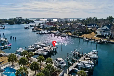 105 Alexandra Court Morehead City NC 28557
