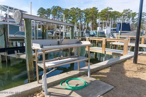 105 Alexandra Court Morehead City NC 28557