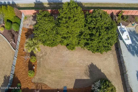 105 Alexandra Court Morehead City NC 28557