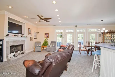 105 Alexandra Court Morehead City NC 28557