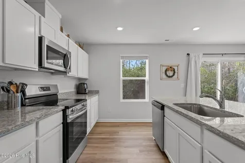1427 New Sun Drive SE Bolivia NC 28422