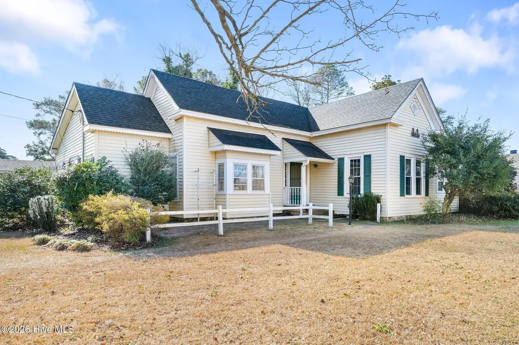 130 E Main Street Rose Hill NC 28458