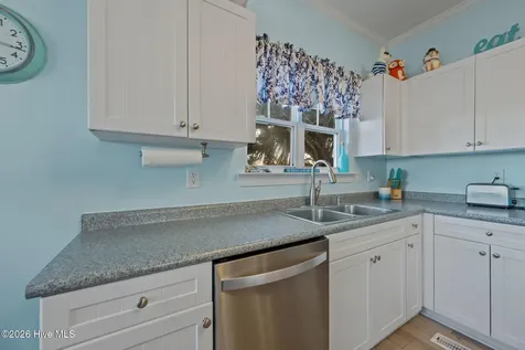 615 N New River Drive Surf City NC 28445