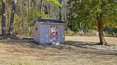 716 Pinecrest Street Carthage NC 28327