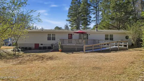 716 Pinecrest Street Carthage NC 28327