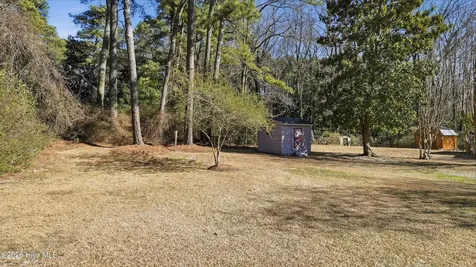 716 Pinecrest Street Carthage NC 28327