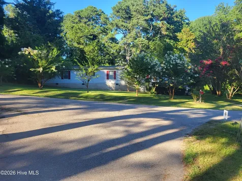 716 Pinecrest Street Carthage NC 28327