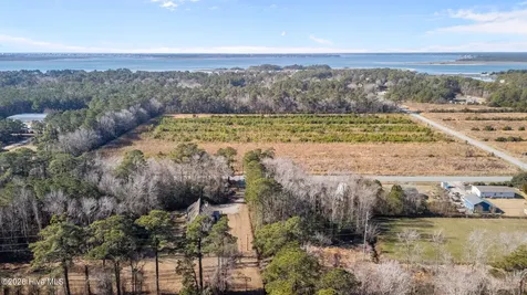1480 Highway 101 Beaufort NC 28516
