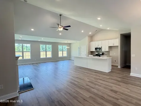 9155 National Avenue NE Leland NC 28451