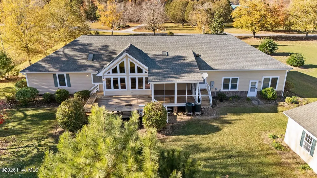 155 Teachs Cove Road Bath NC 27808
