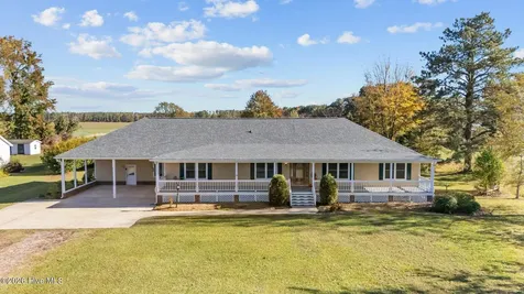 155 Teachs Cove Road Bath NC 27808