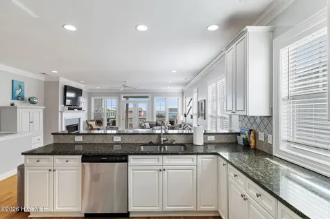 326 S 3rd Avenue Kure Beach NC 28449