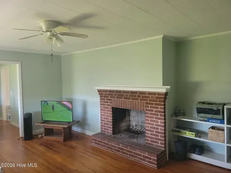 13570 N Lake Road Engelhard NC 27824