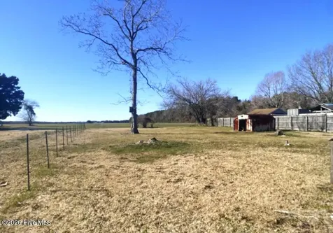 13570 N Lake Road Engelhard NC 27824