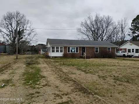 33145 Us Highway 264 Engelhard NC 27824