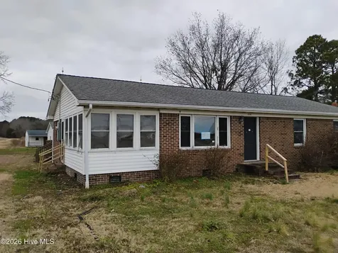 33145 Us Highway 264 Engelhard NC 27824