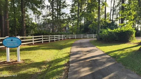 129 Cummins Creek Road Beaufort NC 28516