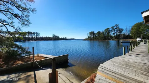 129 Cummins Creek Road Beaufort NC 28516