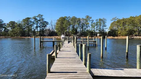 129 Cummins Creek Road Beaufort NC 28516