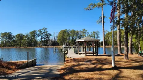 129 Cummins Creek Road Beaufort NC 28516