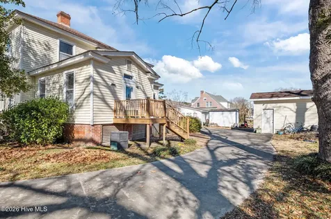 1305 N Market Street Washington NC 27889